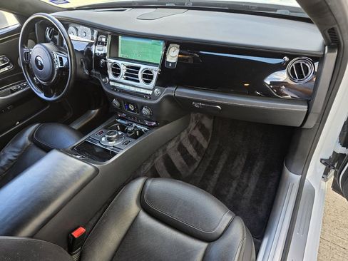 Used 2016 Rolls-Royce Ghost image 30