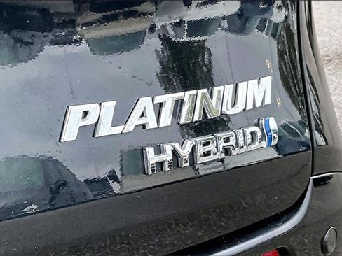 Used 2022 Toyota Sienna Platinum image 25