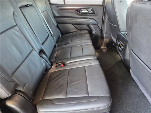 Used 2025 Chevrolet Tahoe Z71 AWD/4WD image 16