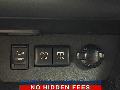 Used 2018 Toyota Highlander XLE AWD/4WD image 37