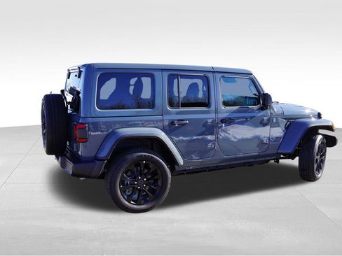 Certified 2025 Jeep Wrangler Unlimited Sahara w/ Safety Group image 4