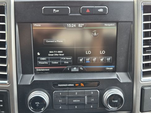 Used 2015 Ford F150 Platinum w/ Equipment Group 701A Luxury AWD/4WD image 12