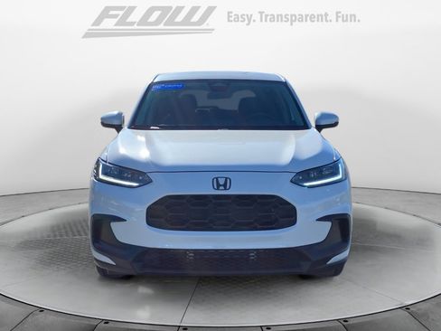 Certified 2025 Honda HR-V LX image 3