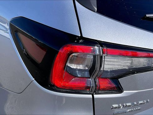 Used 2025 Subaru Outback Limited image 27