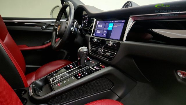 Used 2024 Porsche Macan w/ Premium Plus Package AWD/4WD image 36