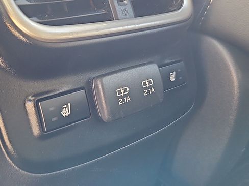 Used 2020 Subaru Outback Limited image 16