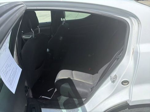 Used 2013 Dodge Avenger SE FWD image 9