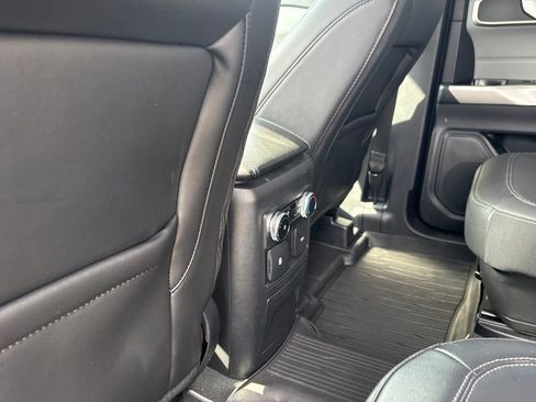 Used 2022 Ford Explorer XLT w/ Equipment Group 202A AWD/4WD image 57