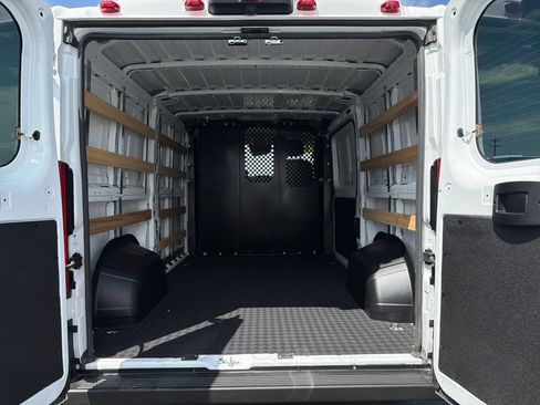 Used 2025 RAM ProMaster 2500 w/ U-Haul Equipment Group FWD image 21