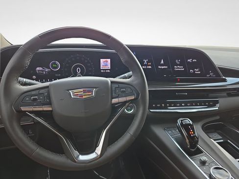 Certified 2024 Cadillac Escalade Premium Luxury AWD/4WD image 21