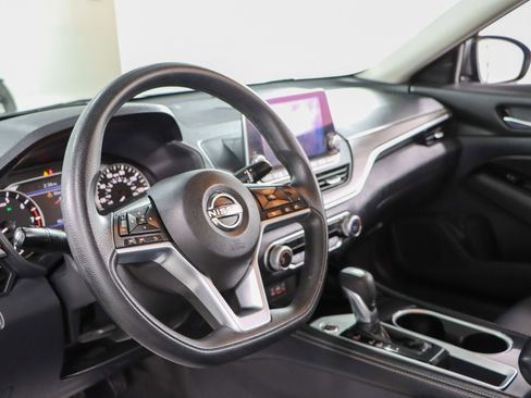 Used 2023 Nissan Altima 2.5 SV image 22