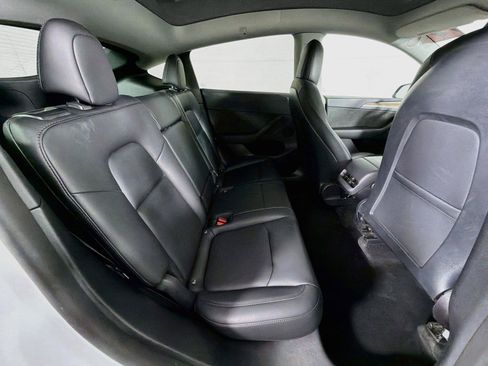 Used 2022 Tesla Model Y Performance AWD/4WD image 30