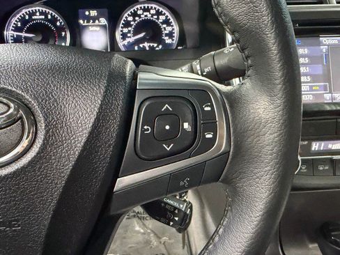 Used 2017 Toyota Camry XLE image 19