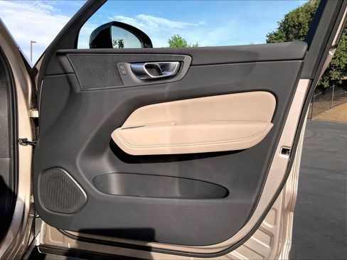 New 2026 Volvo XC60 T8 Plus w/ Protection Package Premier image 30