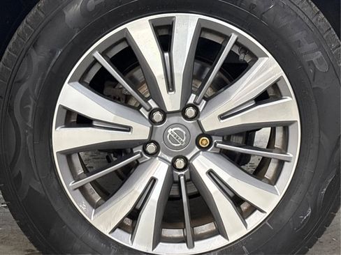 Used 2020 Nissan Pathfinder SV AWD/4WD image 31