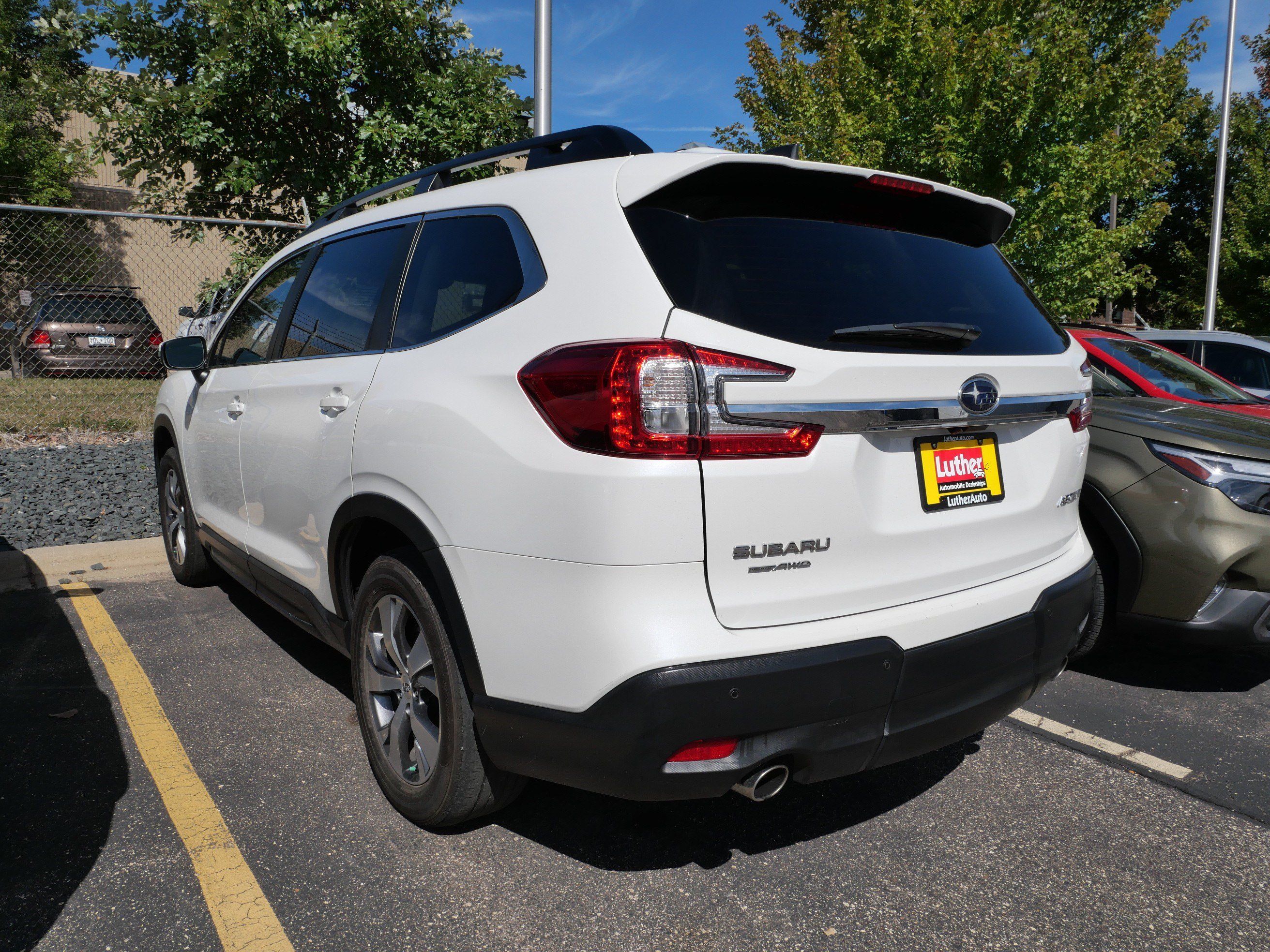 Used 2023 Subaru Ascent Premium w/ Convenience Package AWD/4WD image 5