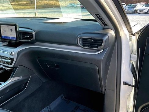Used 2024 Ford Explorer XLT w/ Equipment Group 202A image 16