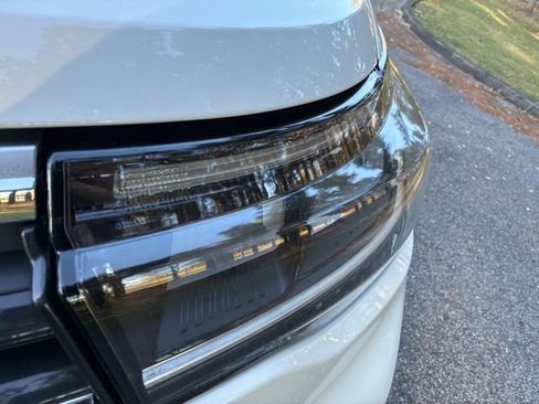 Used 2025 Ford Explorer Active w/ Active Comfort Package image 11