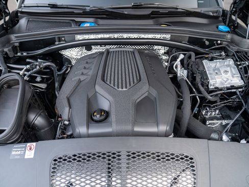 New 2026 Porsche Macan image 29