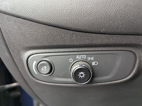 Used 2022 Chevrolet Equinox LT image 21