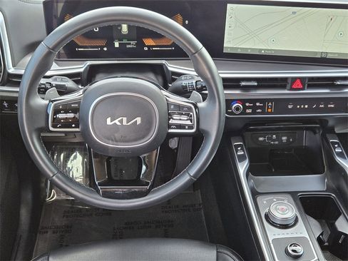 Certified 2025 Kia Sorento EX w/ EX Panoramic Sunroof Package image 10