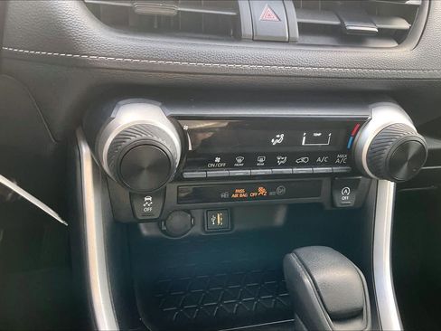 Used 2025 Toyota RAV4 LE image 32