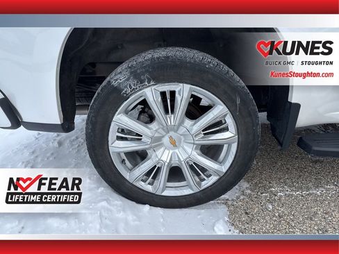 Used 2024 Chevrolet Silverado 1500 High Country w/ High Country Premium Package AWD/4WD image 14