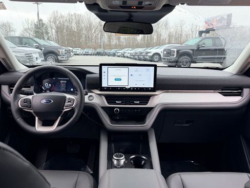 New 2026 Ford Explorer Active w/ Active Comfort Package image 20