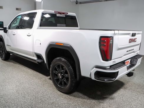 Used 2024 GMC Sierra 2500 AT4 w/ AT4 Premium Plus Package image 9