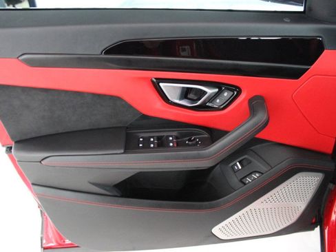 Used 2023 Lamborghini Urus S AWD/4WD image 26