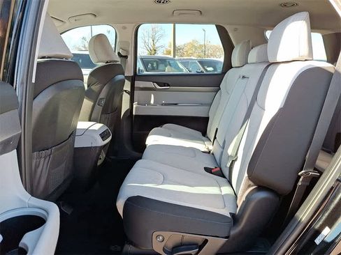 Used 2022 Hyundai Palisade SE image 11