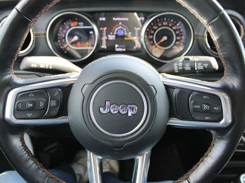 Used 2021 Jeep Wrangler Unlimited Sahara AWD/4WD image 22