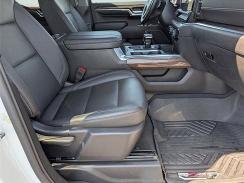 Used 2023 Chevrolet Silverado 1500 LT image 40