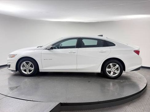 Used 2022 Chevrolet Malibu LS FWD image 3