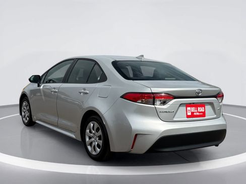 Used 2025 Toyota Corolla LE FWD image 4