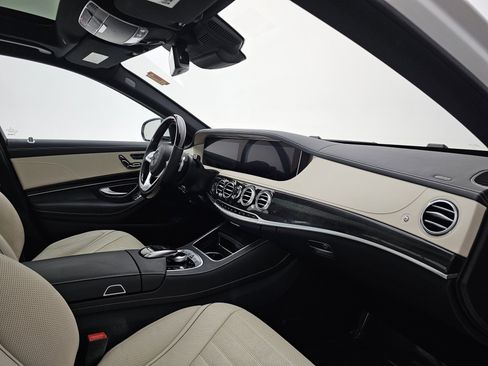 Used 2019 Mercedes-Benz S 560 Sedan image 14