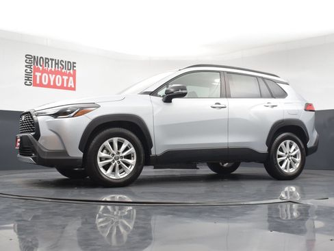 Used 2025 Toyota Corolla Cross LE AWD/4WD image 24
