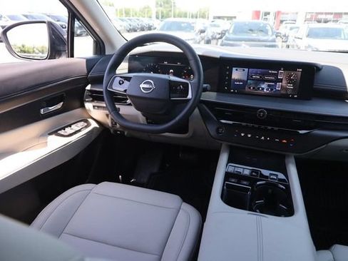 Certified 2025 Nissan Murano SV FWD image 23