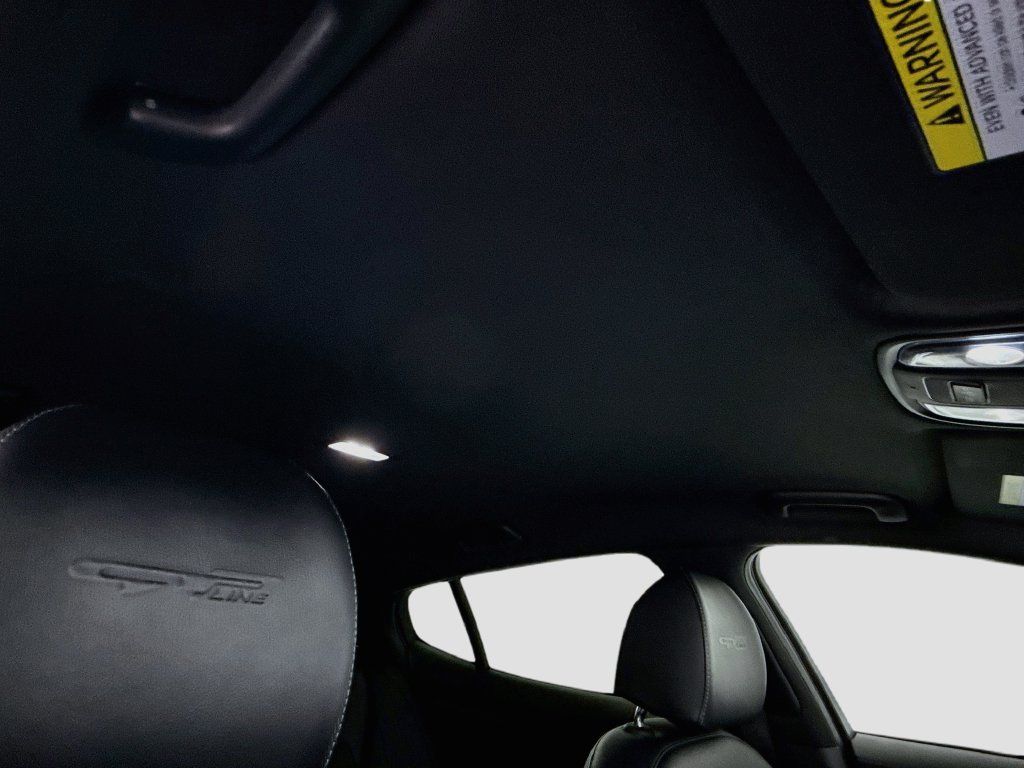 Used 2020 Kia Stinger GT-Line RWD image 16