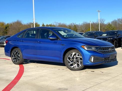 Used 2024 Volkswagen Jetta SEL image 5