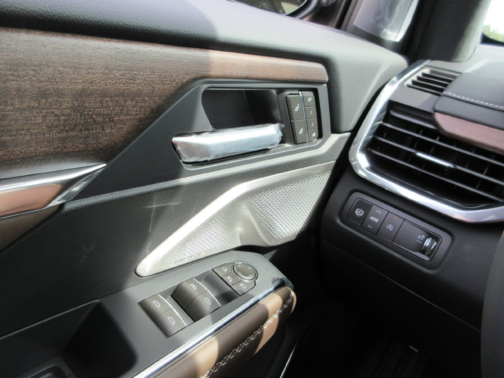 New 2027 GMC Acadia Denali Ultimate FWD image 13