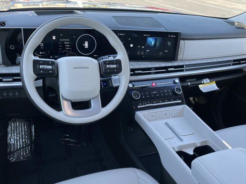 Used 2024 Hyundai Santa Fe Calligraphy image 6