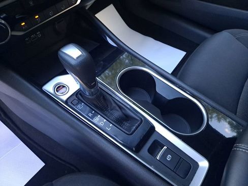 Used 2024 Nissan Altima 2.5 SV image 25