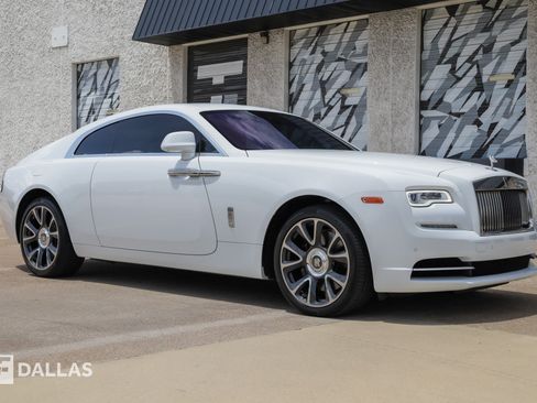 Used 2019 Rolls-Royce Wraith RWD image 18