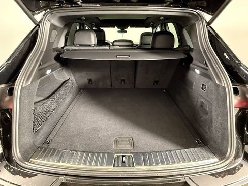 Certified 2025 Porsche Cayenne S image 17