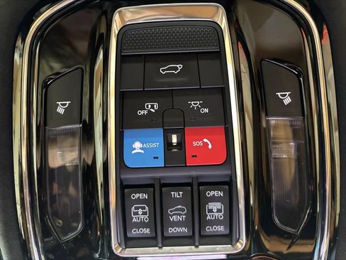 Used 2023 Jeep Grand Cherokee Summit AWD/4WD image 22