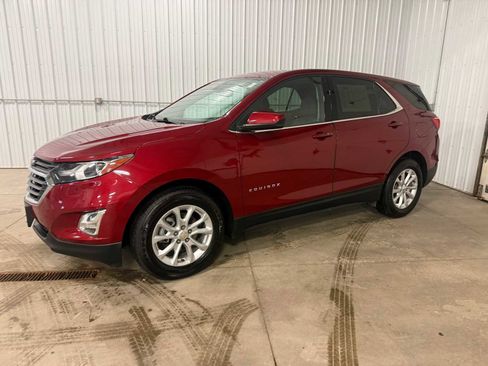 Used 2020 Chevrolet Equinox LT FWD image 2