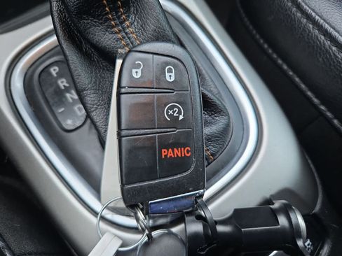 Used 2017 Jeep Compass Latitude w/ Popular Equipment Group FWD image 32