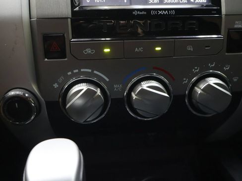 Used 2018 Toyota Tundra SR5 w/ SR5 Upgrade Package AWD/4WD image 24