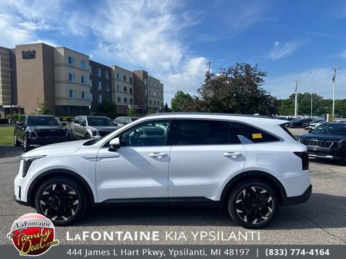 Certified 2025 Kia Sorento SX FWD image 2